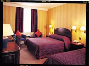 Ramada by Wyndam Crawley Gatwick Hotel Corporate bedroom 