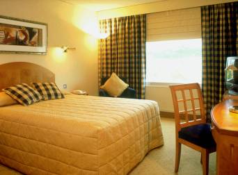 Hilton Heathrow standard hotel bedroom
