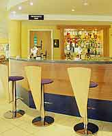 Holiday Inn Newcastle Metro Centre hotel bar